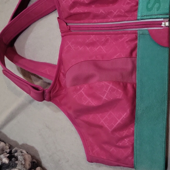 SHEFIT Sports Bra - Picture 9 of 15